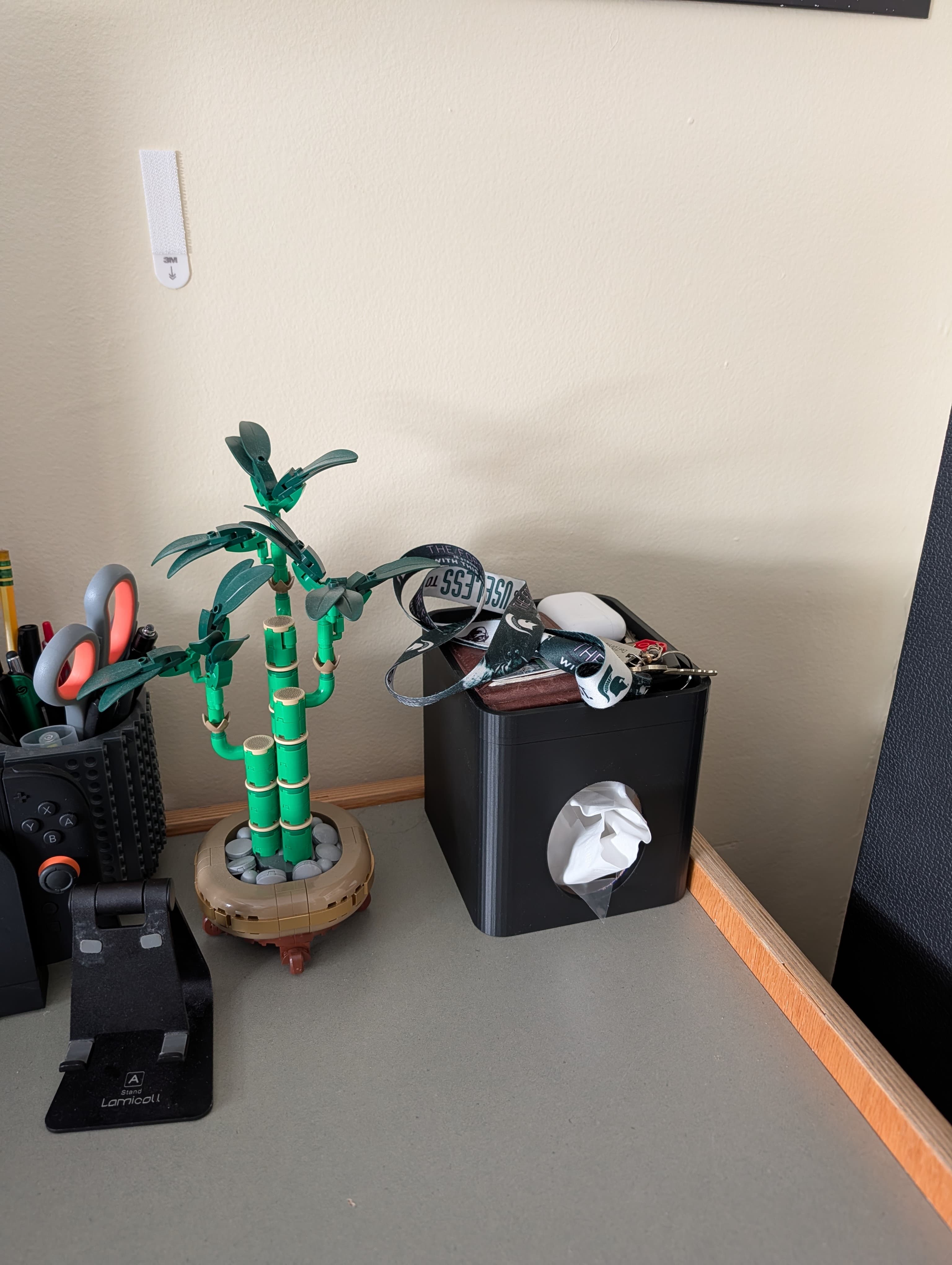 Desk with tissue box cover